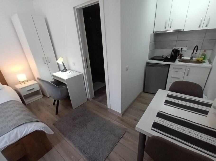 Old Town Studio 1 Apartment Nr 4 바이아마레 외부 사진